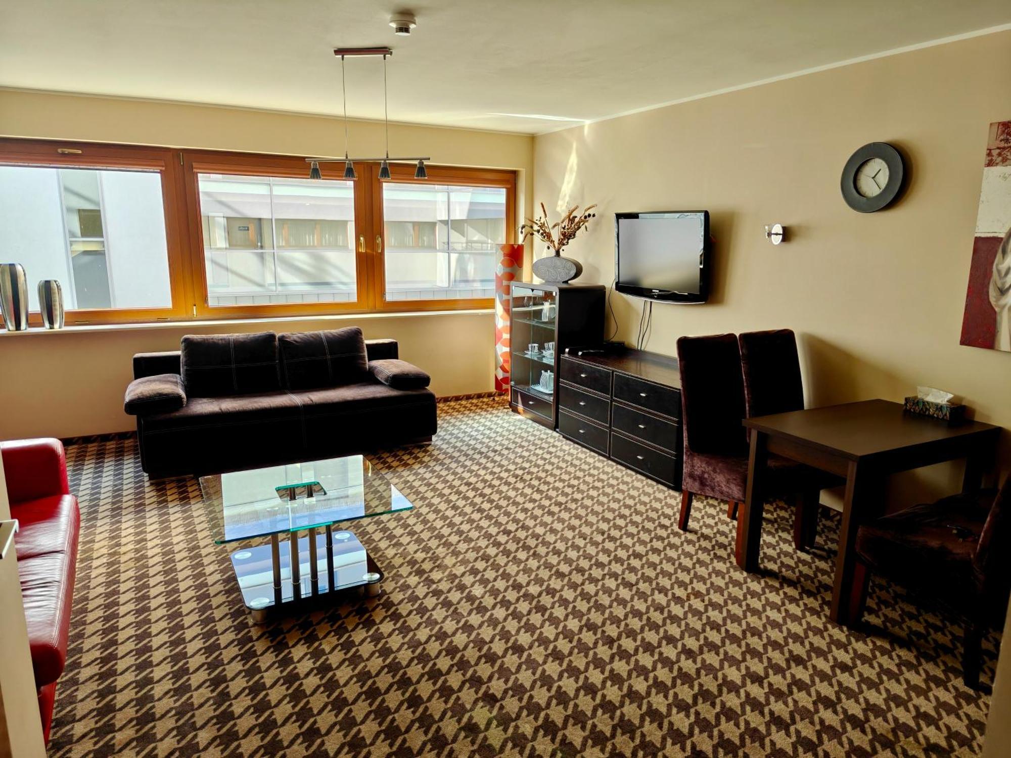 Apartment Z Aneksem W Blisko Plazy, Z Garazem